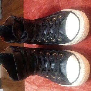 High-top tennis shoes